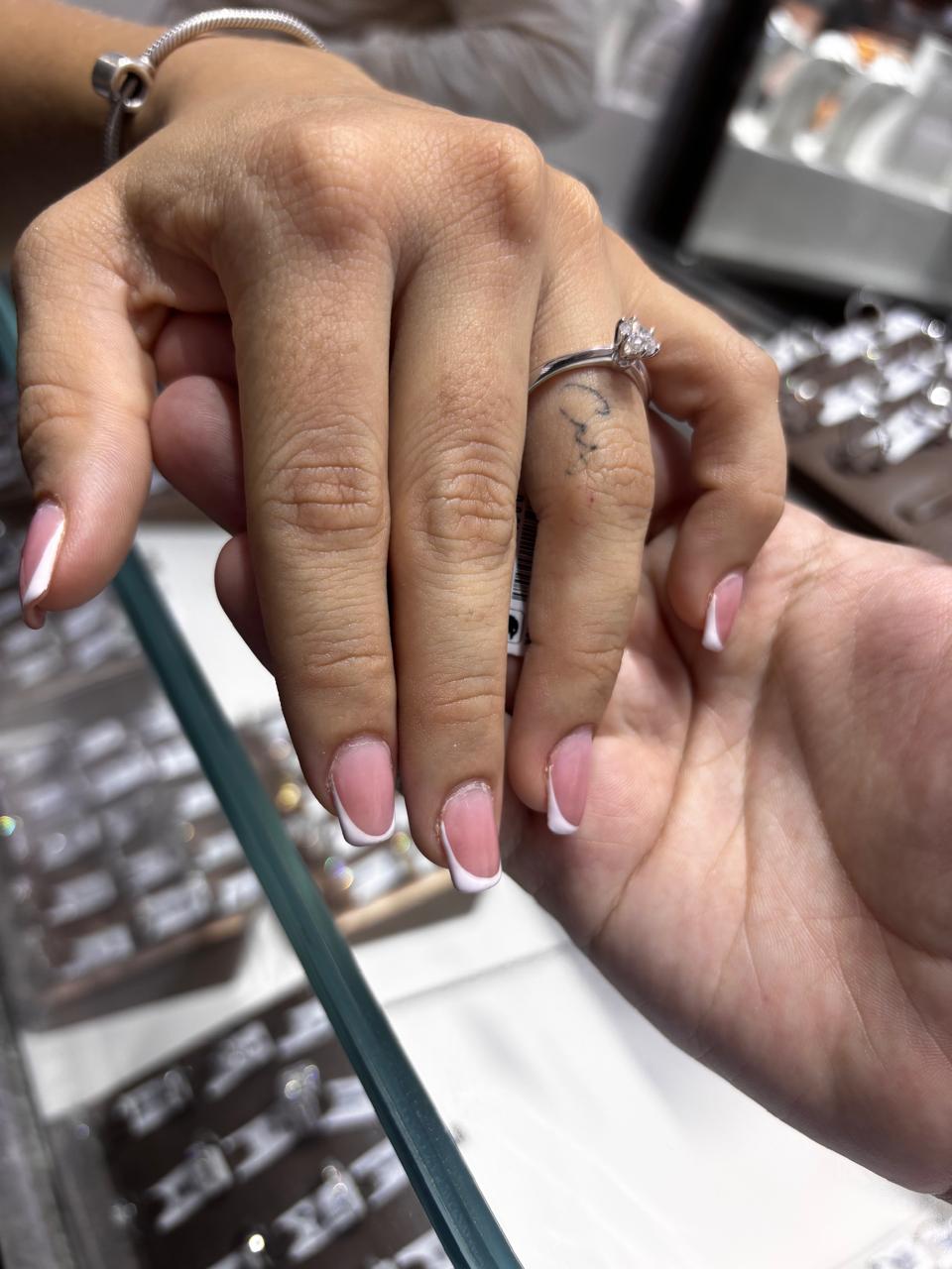 Tu mano en la mía